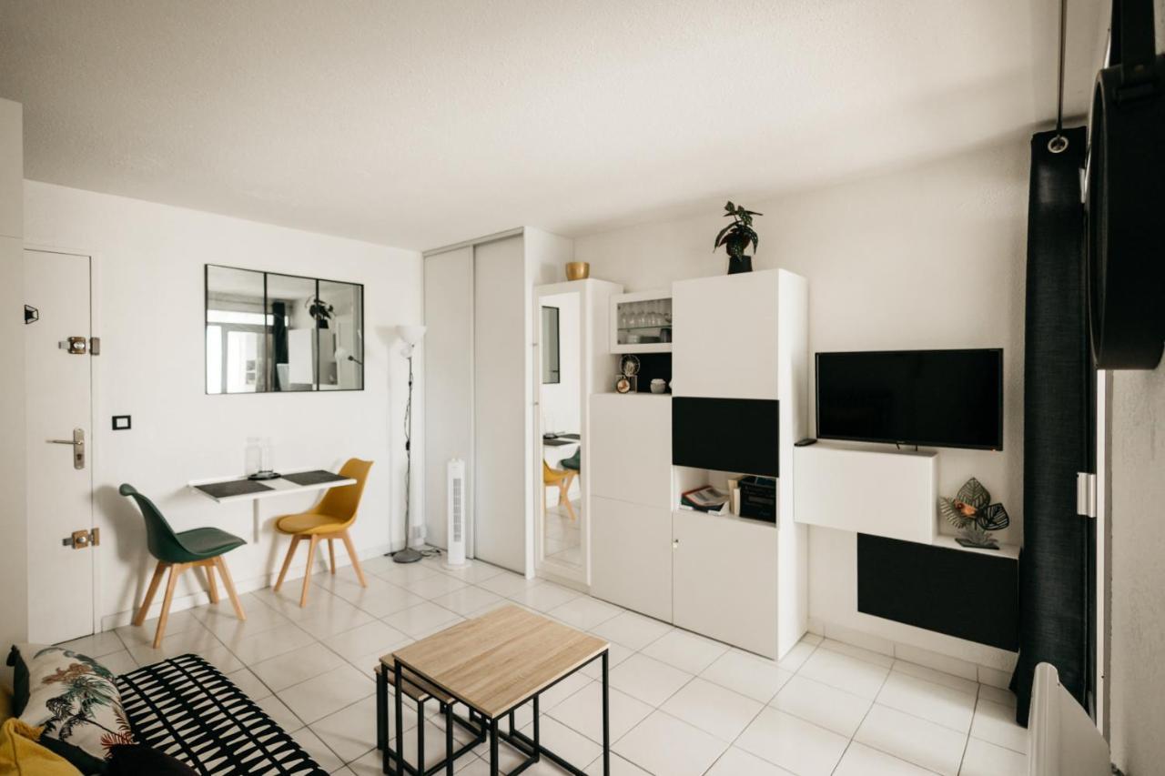 Cosy T1, A 10 Minutes A Pieds Des Plages Frejus Luaran gambar