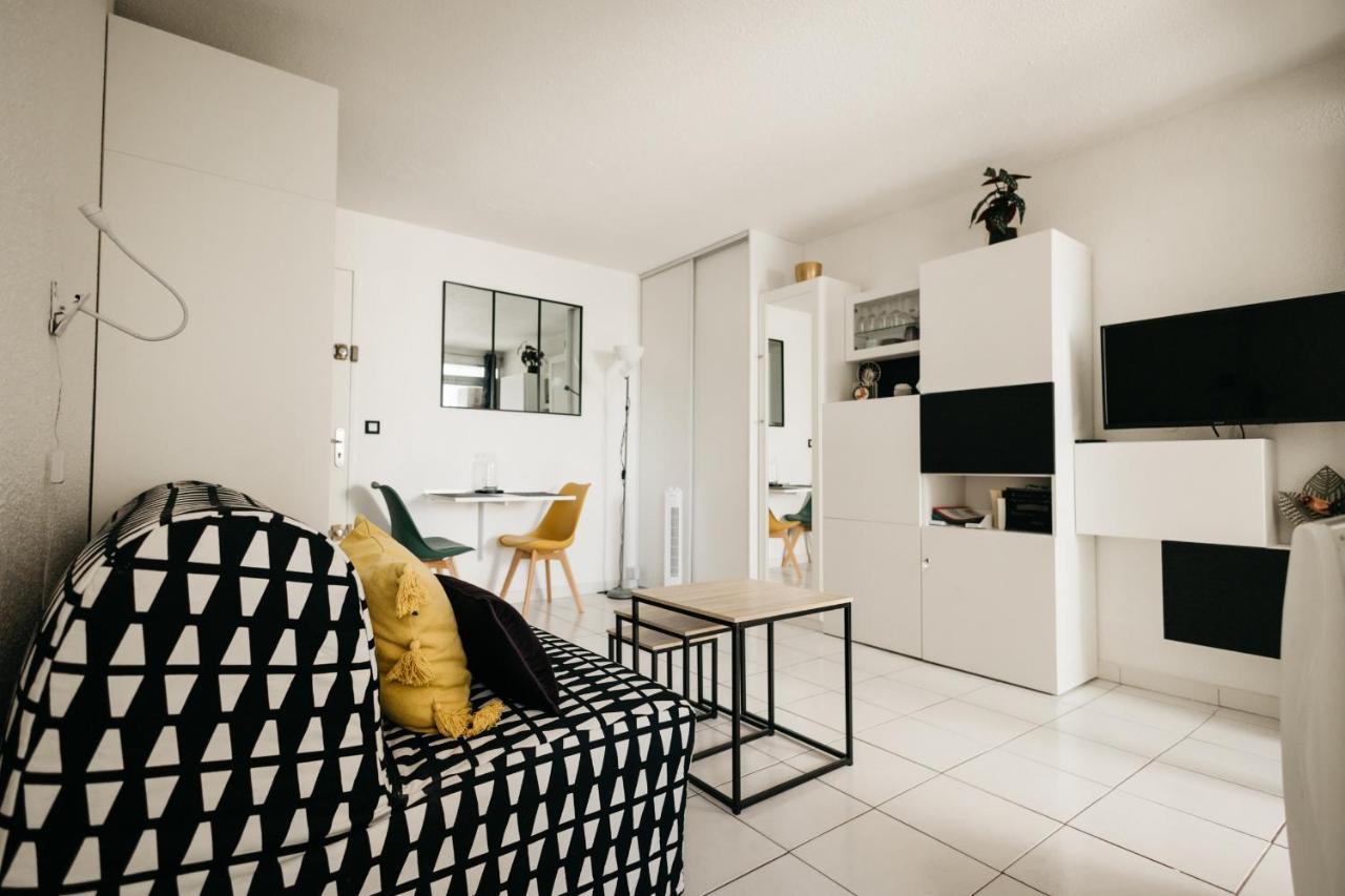 Cosy T1, A 10 Minutes A Pieds Des Plages Frejus Luaran gambar