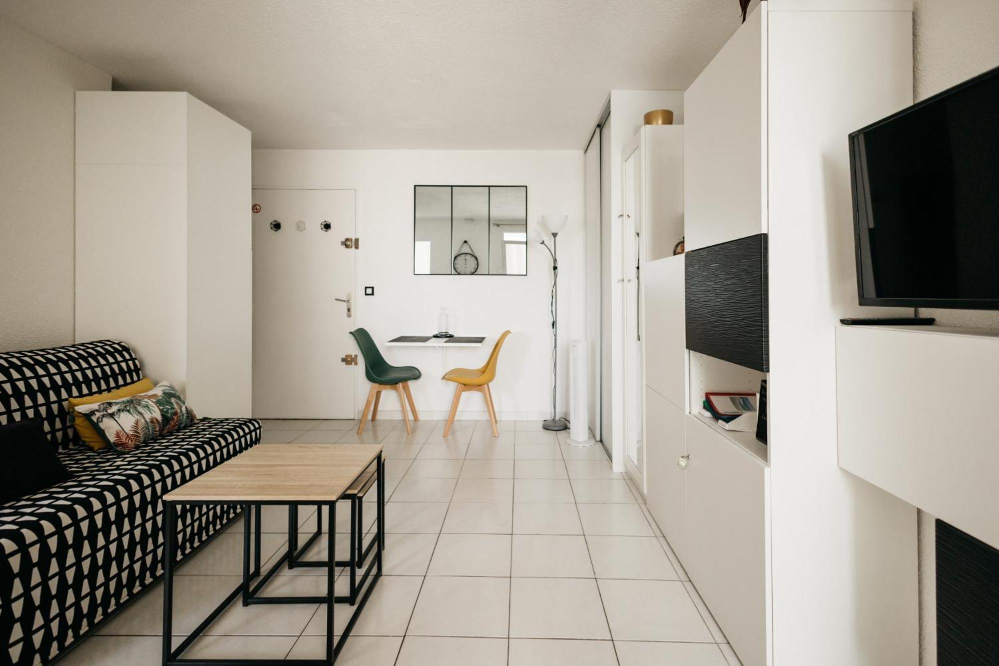 Cosy T1, A 10 Minutes A Pieds Des Plages Frejus Luaran gambar